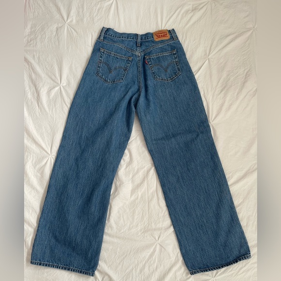 Levi’s High Waisted Straight Jeans - Picture 3 of 3